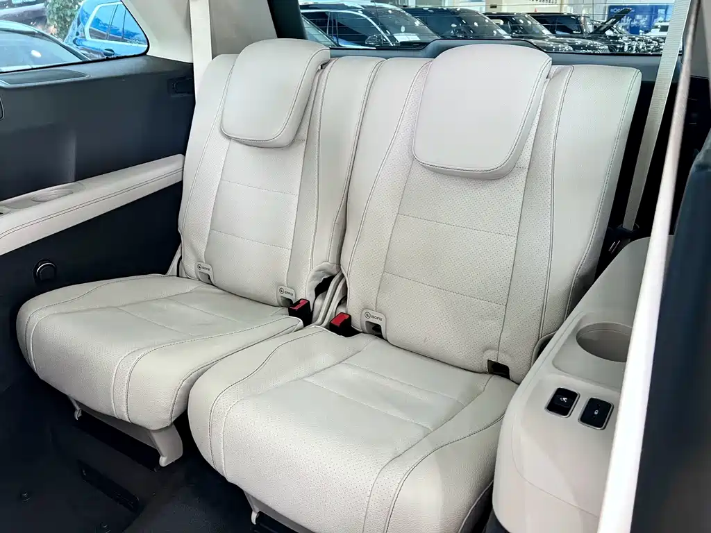 Mercedes-Benz GLS — миниатюра 23