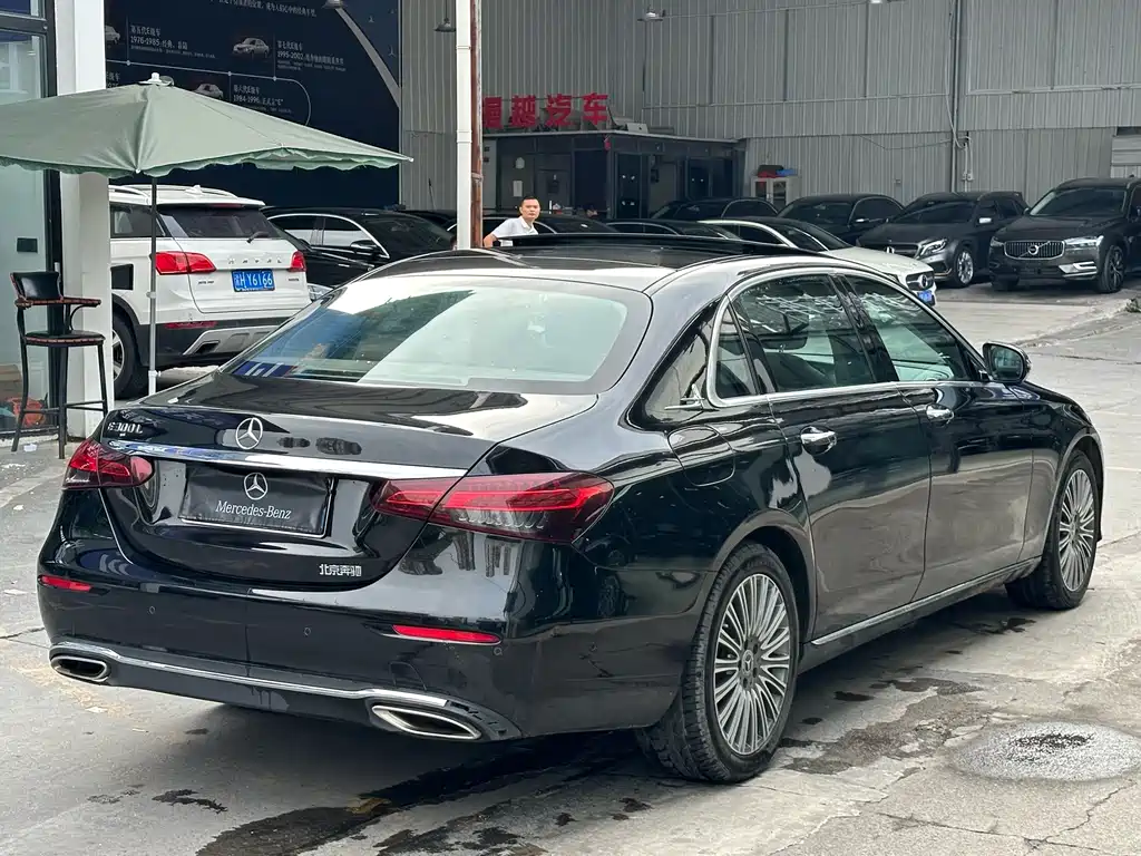 Mercedes-Benz E-Class — миниатюра 5