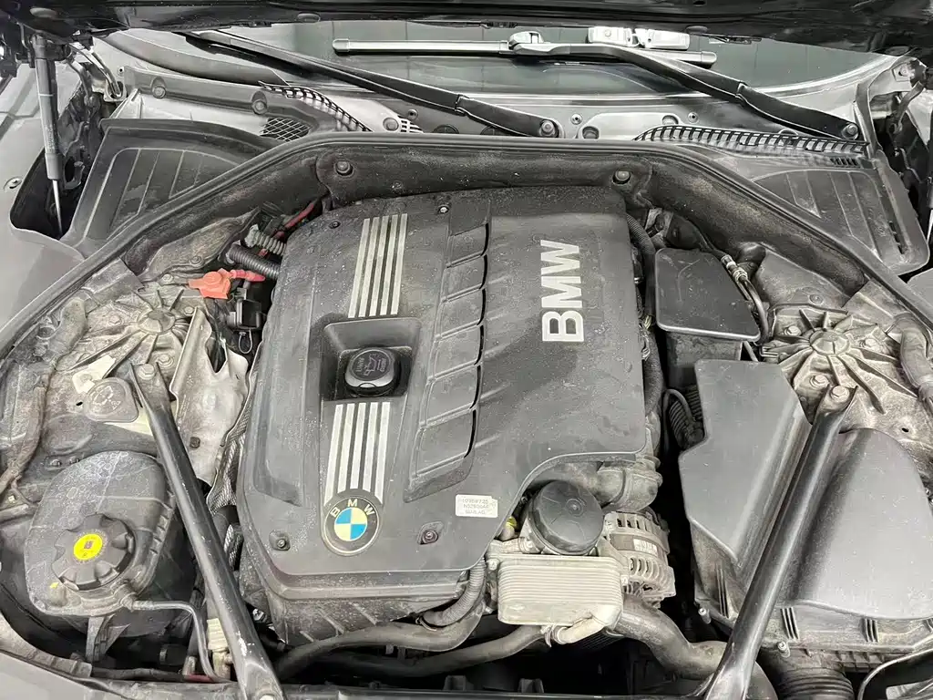 BMW 7 Series — миниатюра 14
