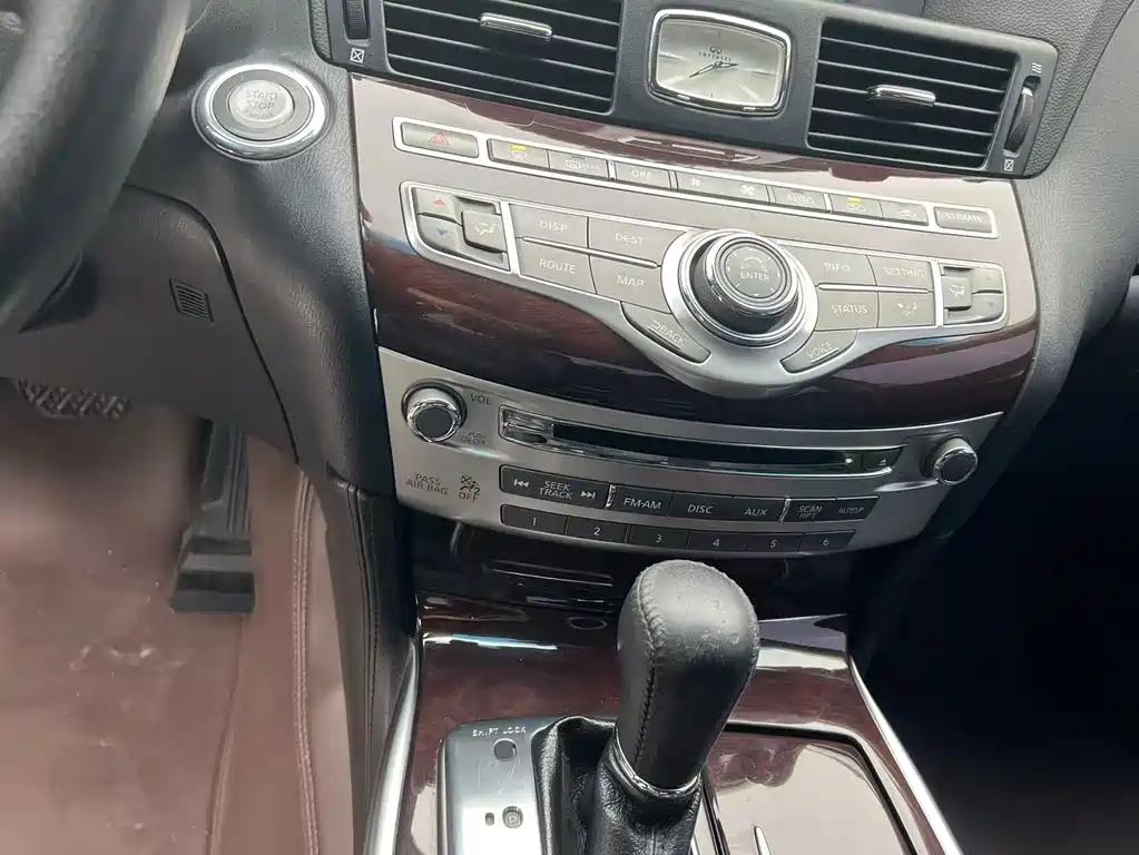 Infiniti Q70 — миниатюра 13