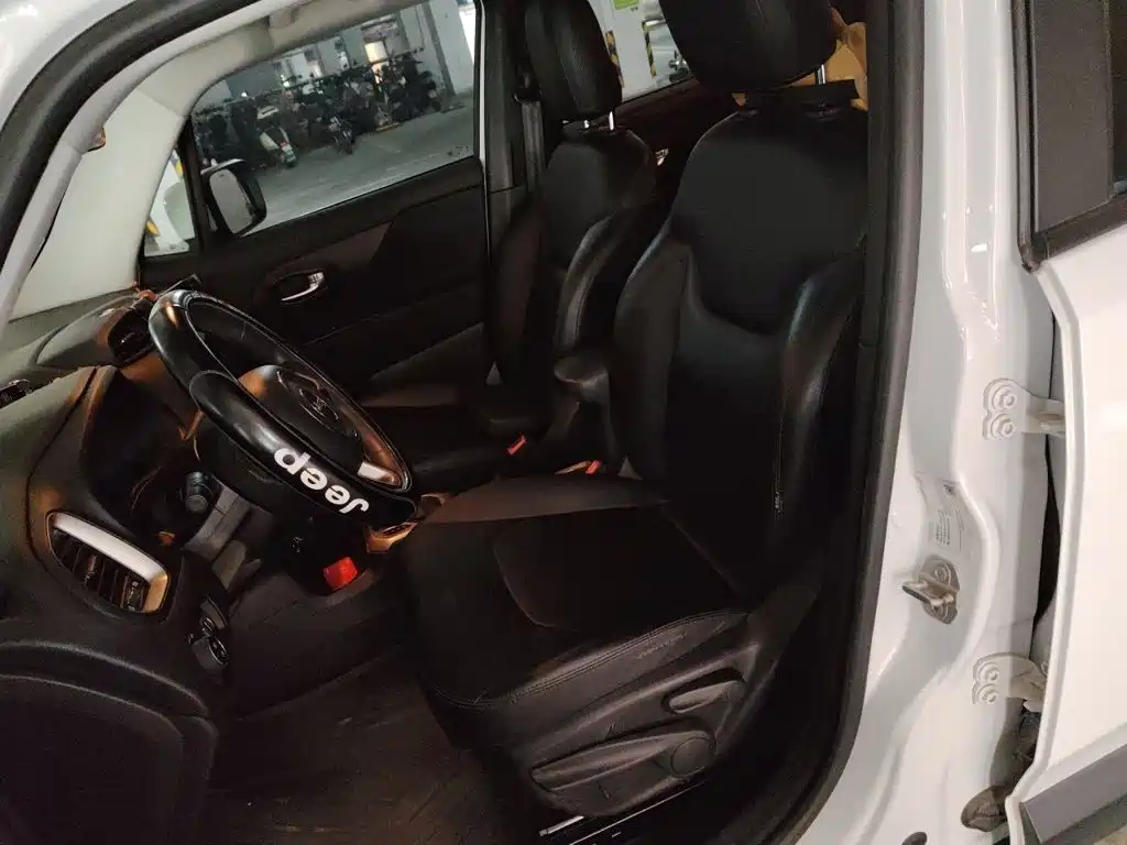 Jeep Renegade — миниатюра 11