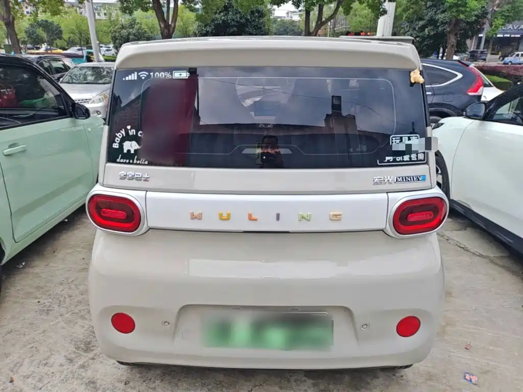 Wuling MINIEV — миниатюра 6