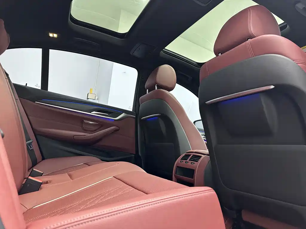 BMW 5 Series — миниатюра 16
