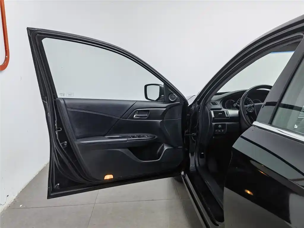 Honda Accord 2014 2.0L EX Luxury