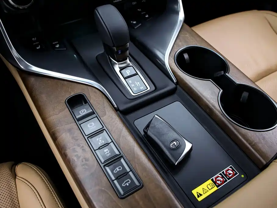 Lexus LX — миниатюра 10