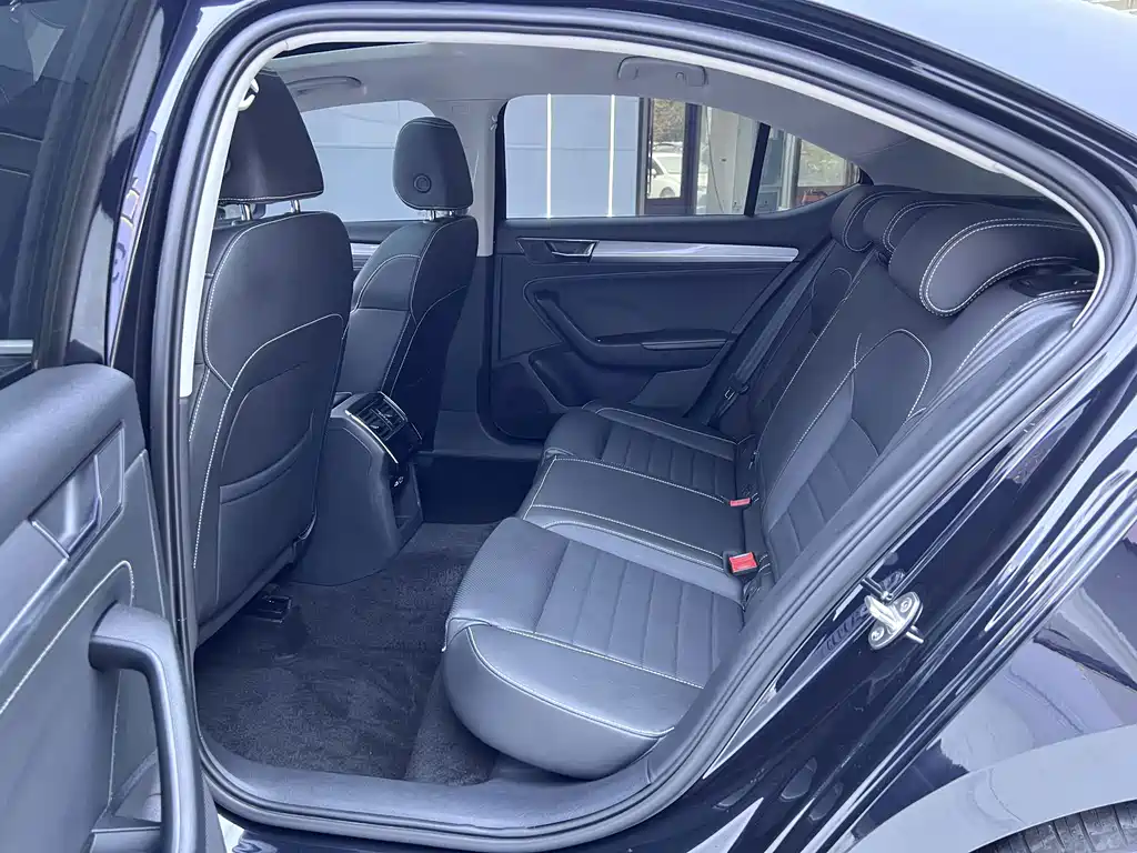 Skoda Superb — миниатюра 13