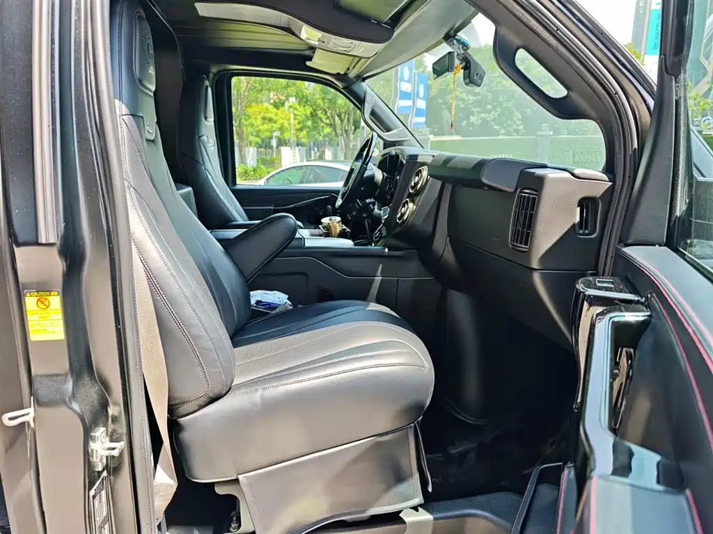 GMC Savana 2024 4.3L AT