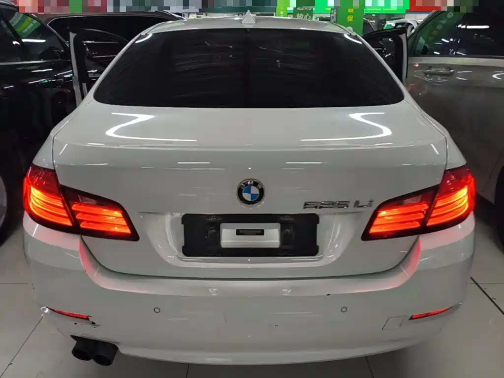 BMW 5 Series — миниатюра 6