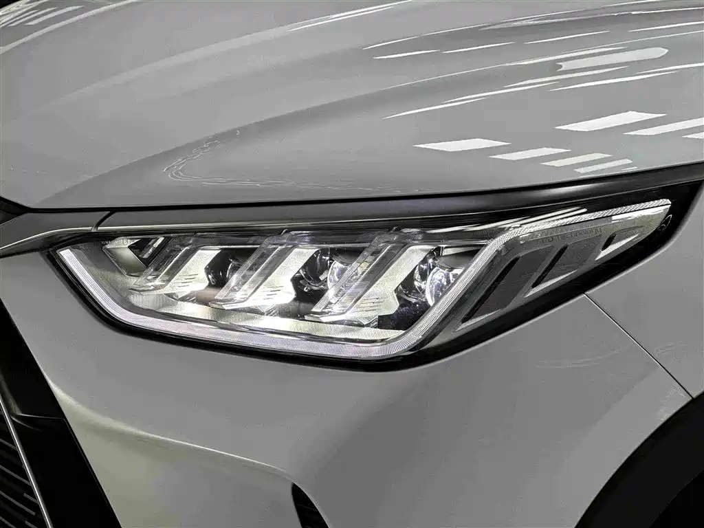 BYD PLUS New Energy — миниатюра 6