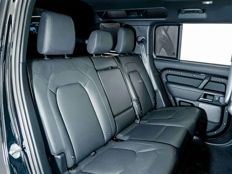 Land Rover Defender — миниатюра 25