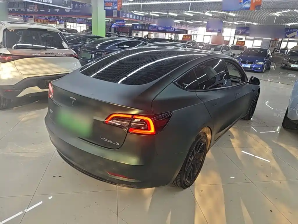 Tesla Model 3 — миниатюра 7
