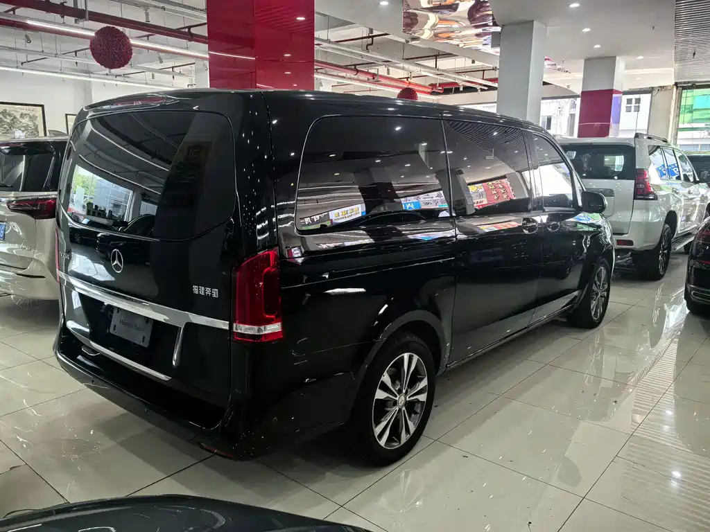 Mercedes-Benz V-Class — миниатюра 10