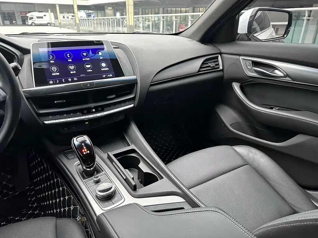 Cadillac CT5 — миниатюра 10