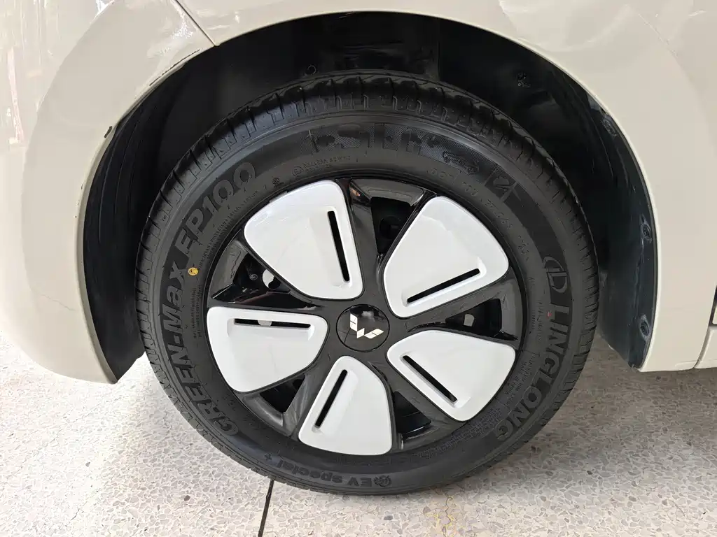 Wuling MINIEV — миниатюра 7