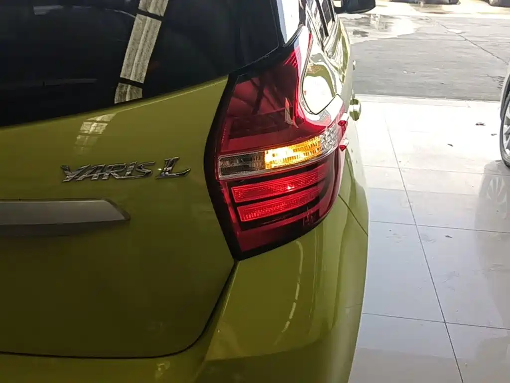 Toyota Yaris L — миниатюра 8