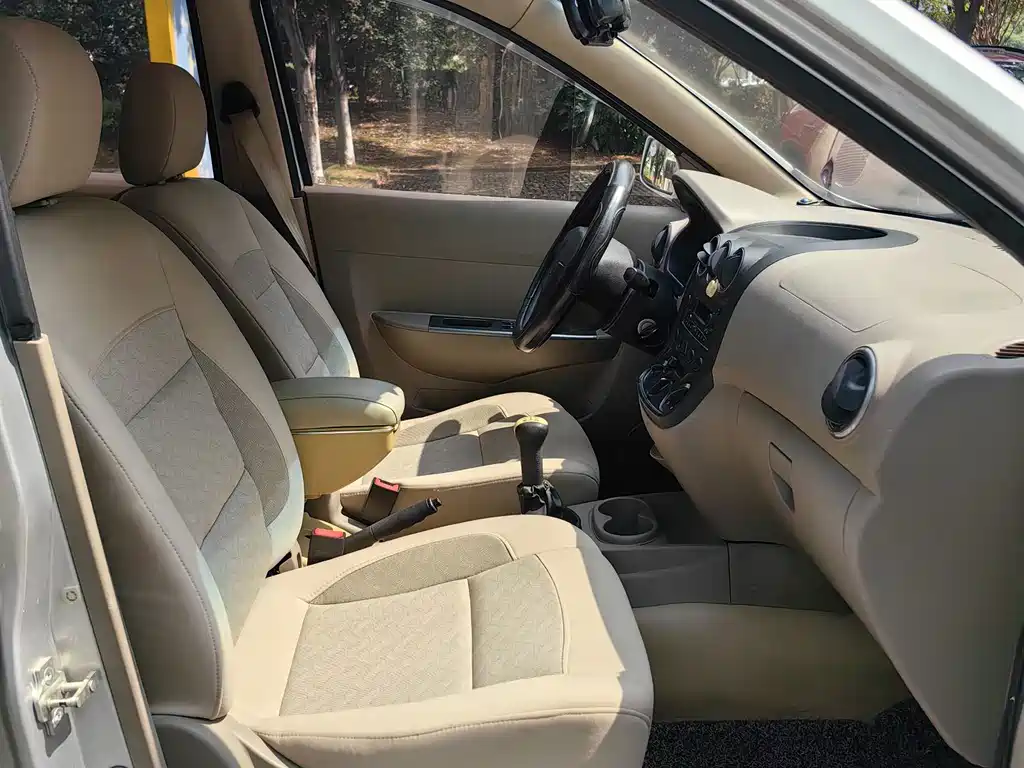 Wuling Hongguang — миниатюра 8