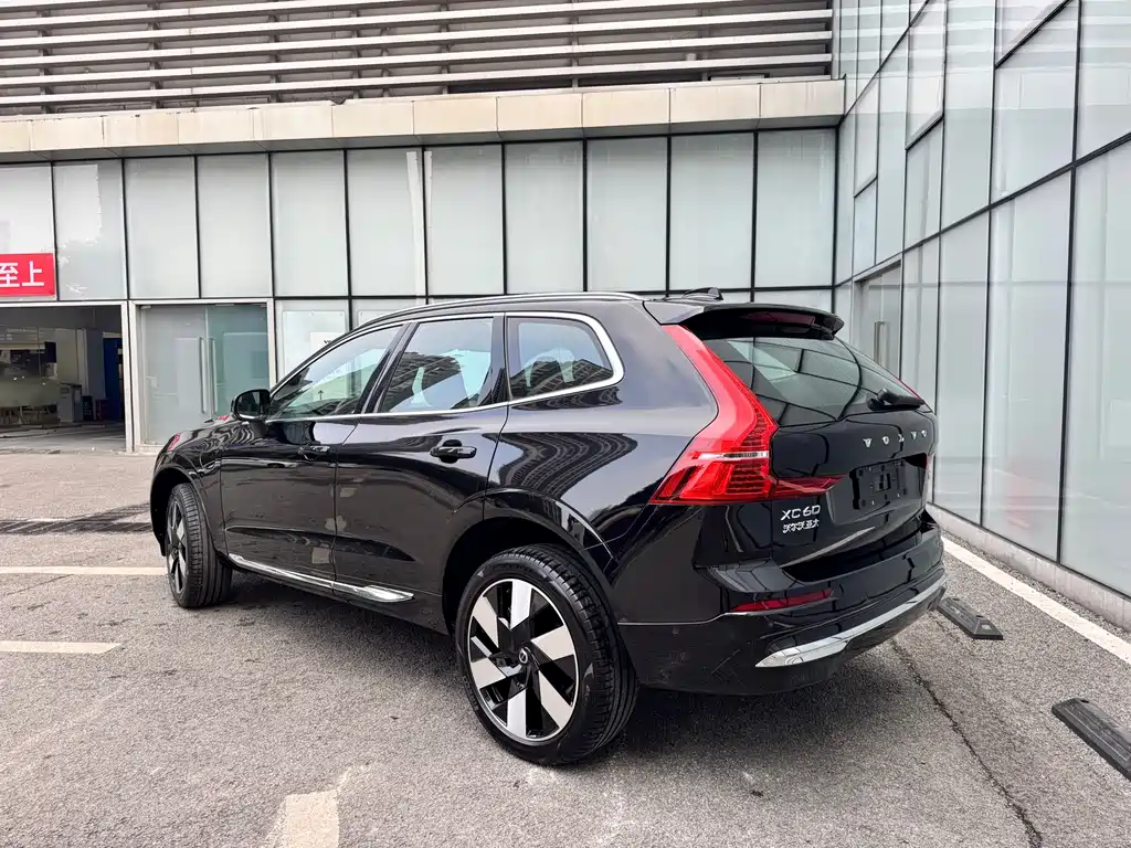 VOLVO XC60 PLUG IN HYBRID