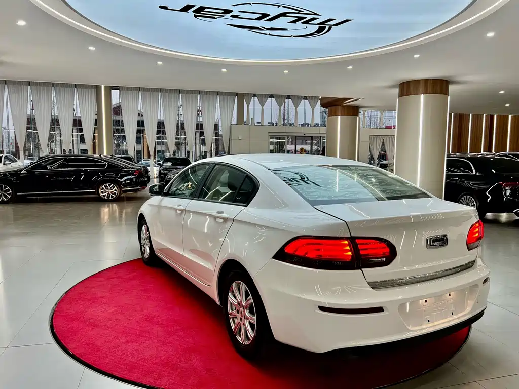 Qoros Qoros 3 — миниатюра 5