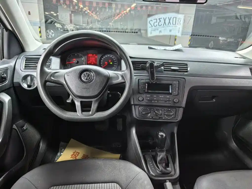 Volkswagen Santana — миниатюра 12