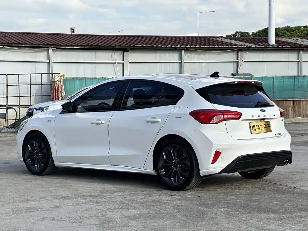 Ford Focus — миниатюра 7