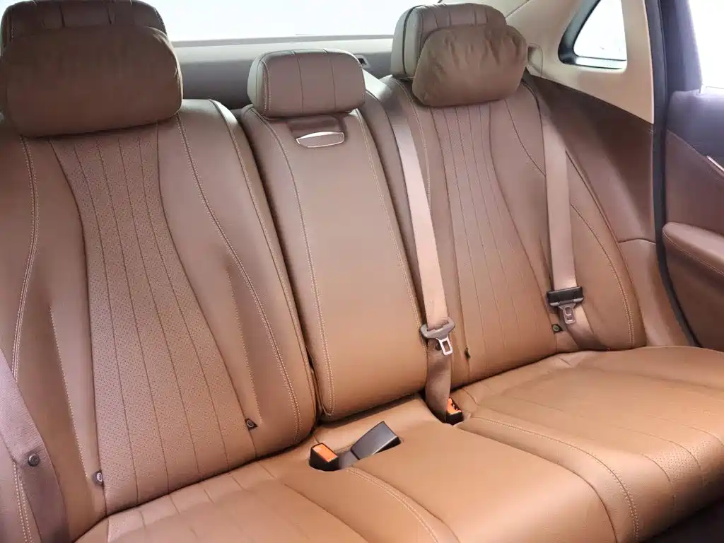 Mercedes-Benz E-Class — миниатюра 23