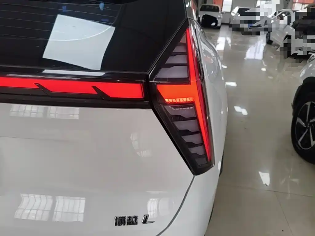 Geely Boyue L — миниатюра 8
