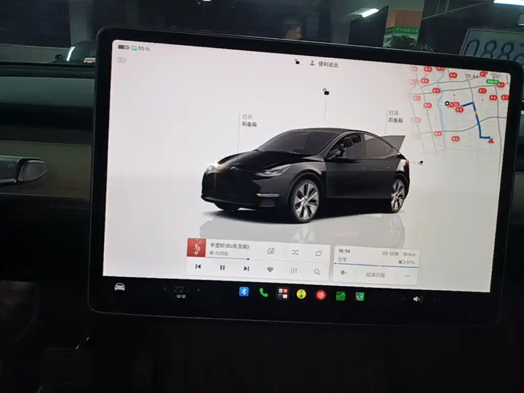 Tesla Model Y — миниатюра 13