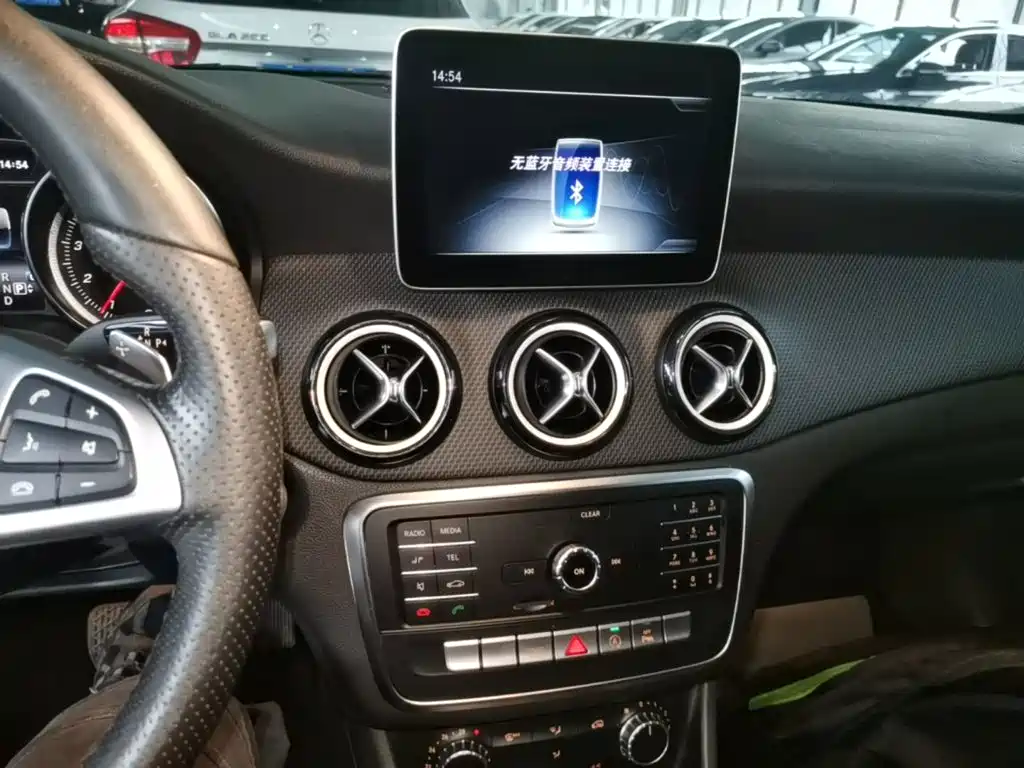 Mercedes-Benz GLA — миниатюра 13