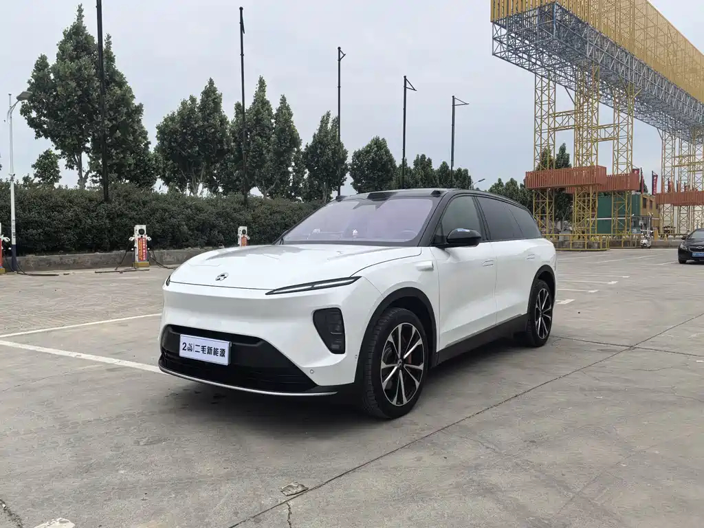 Nio ES8 2025