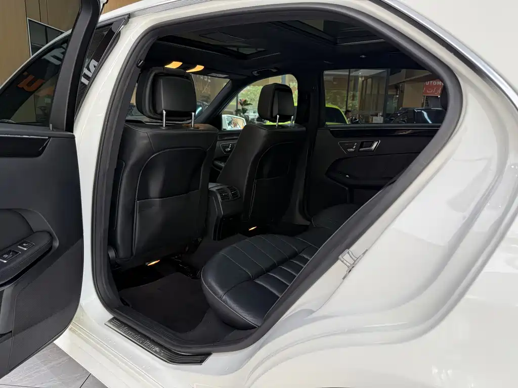 Mercedes-Benz E-Class — миниатюра 24
