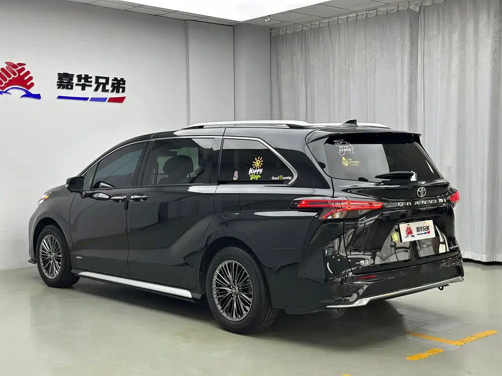 Toyota Granvia — миниатюра 11