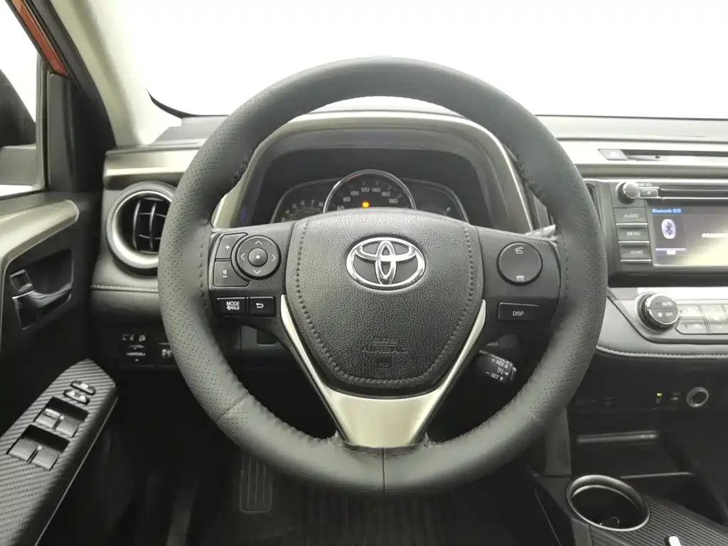 Toyota RAV4 — миниатюра 11