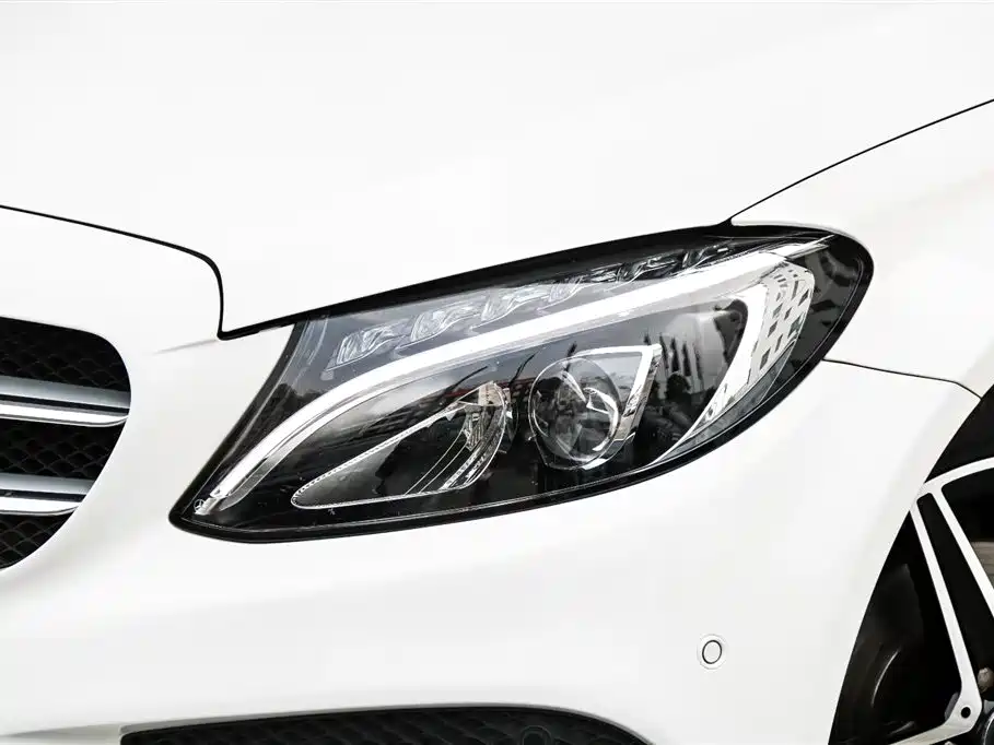 Mercedes-Benz C-Class — миниатюра 6
