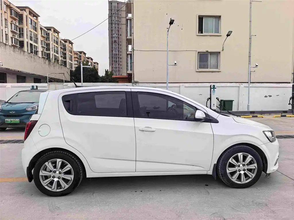 Chevrolet Aveo — миниатюра 6