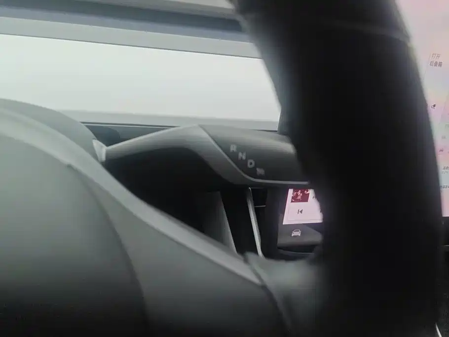 Tesla Model 3 — миниатюра 16