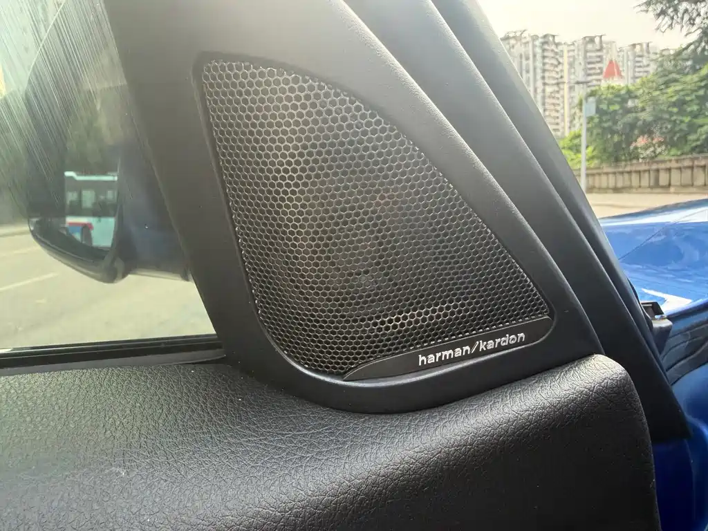 BMW 3 Series — миниатюра 13