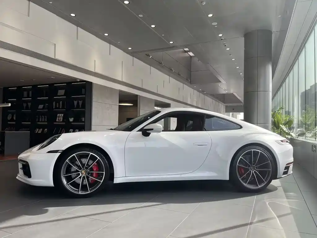 PORSCHE 911