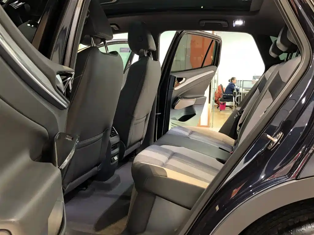 VOLKSWAGEN ID.4 CROZZ