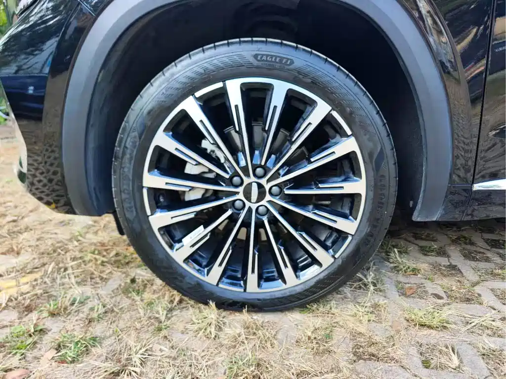 Geely Xingyue L — миниатюра 15