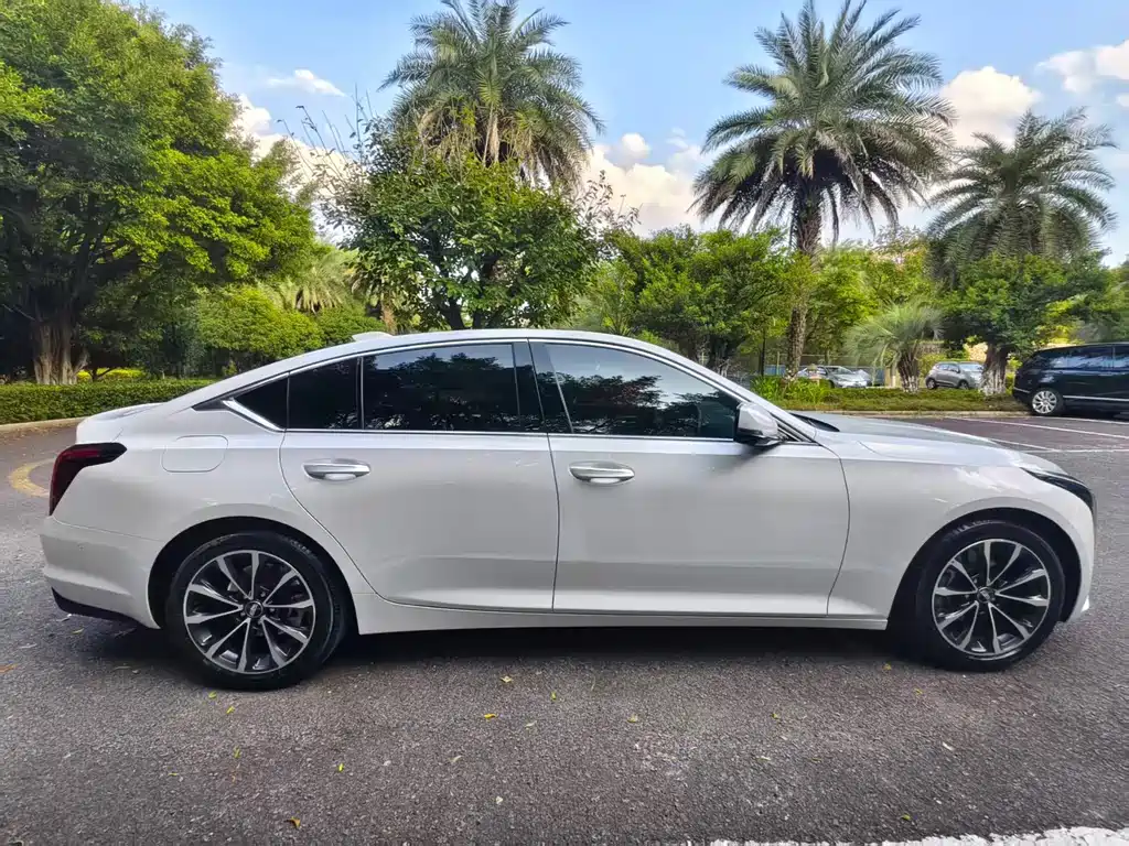 Cadillac CT5 — миниатюра 10