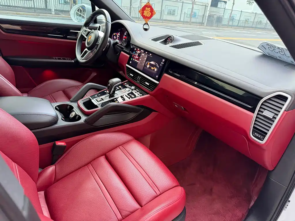 Porsche Cayenne — миниатюра 12