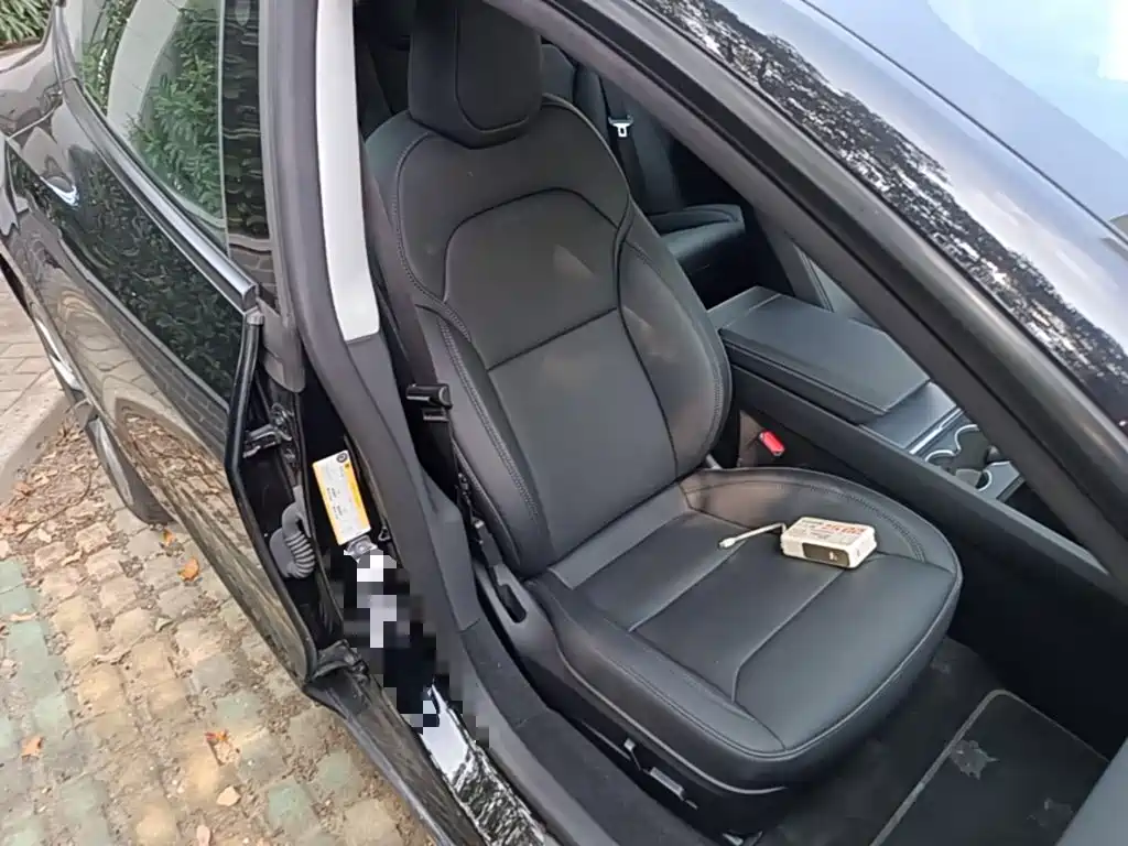 Tesla Model 3 — миниатюра 25