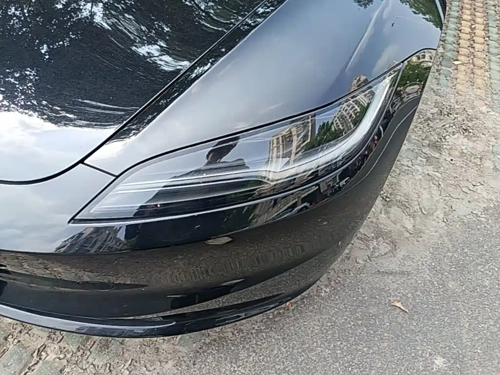 Tesla Model 3 — миниатюра 24
