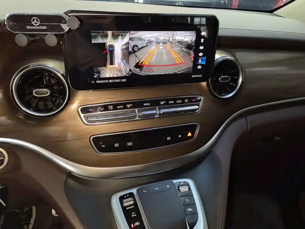 Mercedes-Benz V-Class — миниатюра 13
