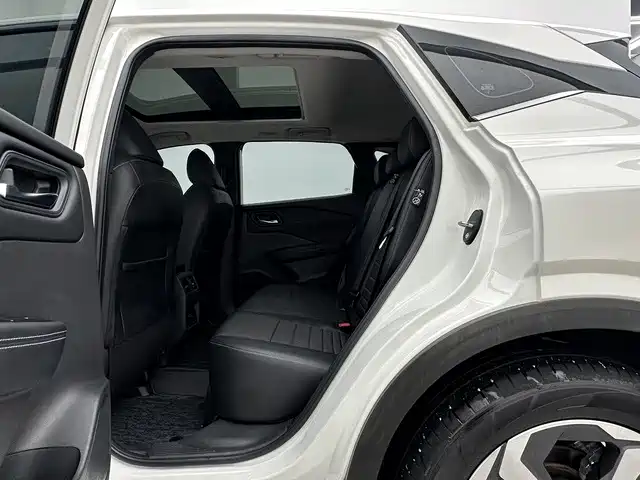 Nissan Qashqai — миниатюра 13