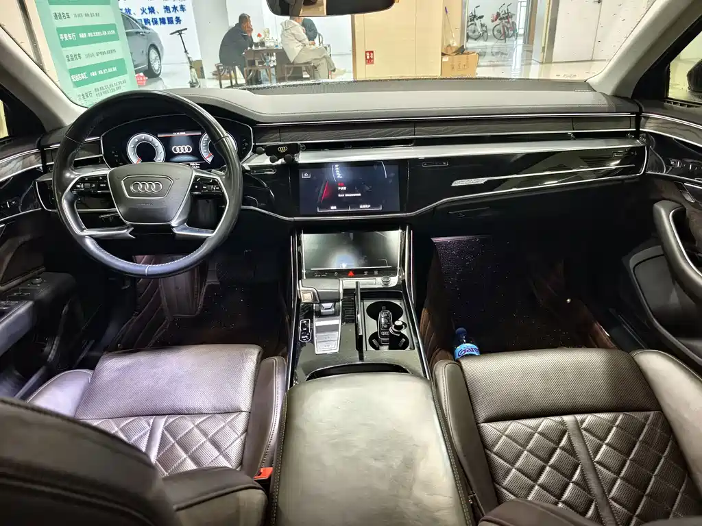 Audi A8 — миниатюра 5