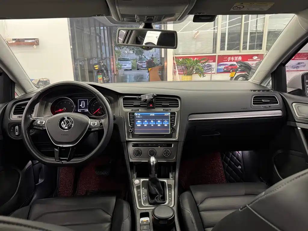 Volkswagen Golf — миниатюра 14