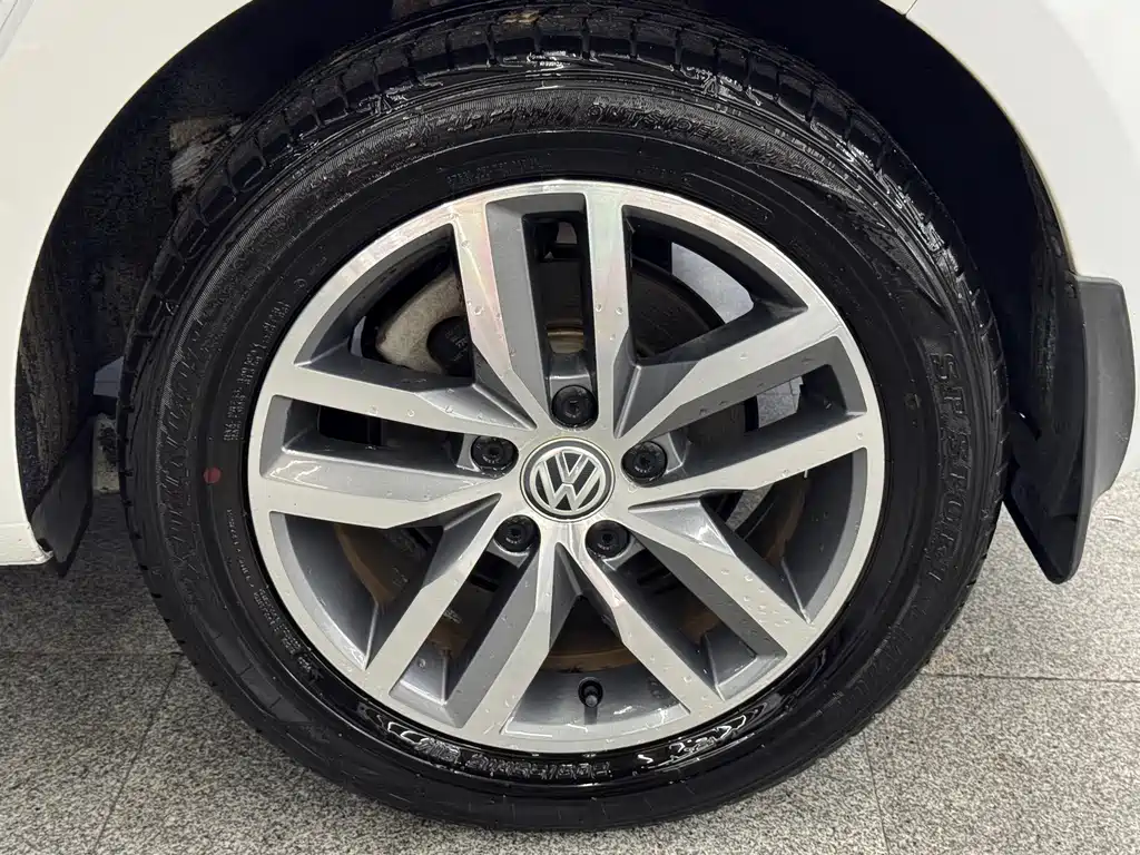 Volkswagen Golf — миниатюра 21