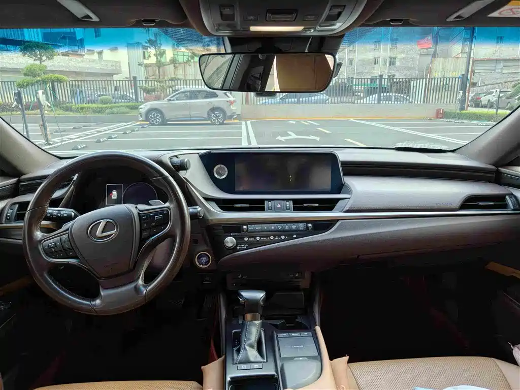 Lexus ES — миниатюра 6