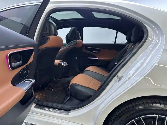 Mercedes-Benz C-Class — миниатюра 10